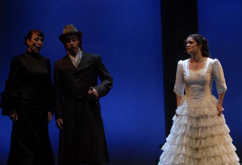 Donna Elvira, Don Ottavio (Marcos Liesenberg) und Donna Anna (Sabine Blanchard)